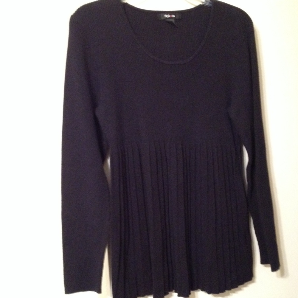 Black Scoop Neck Sweater with pleating